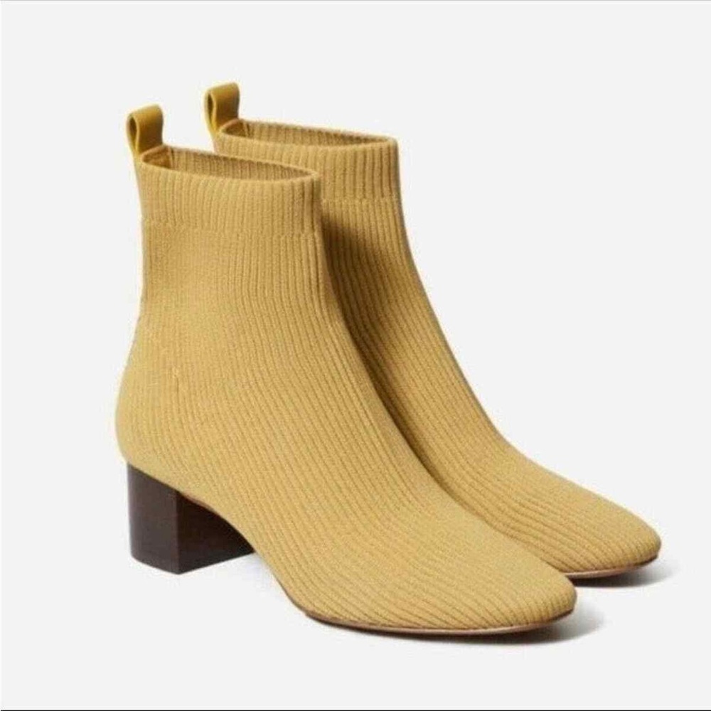 NWOT Everlane Sock Glove Boot Tan Yellow 6.5